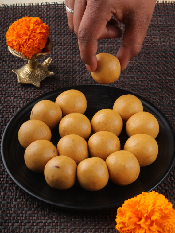 Purchase Roasted Chana Laddu Online for a Nutritious Treat